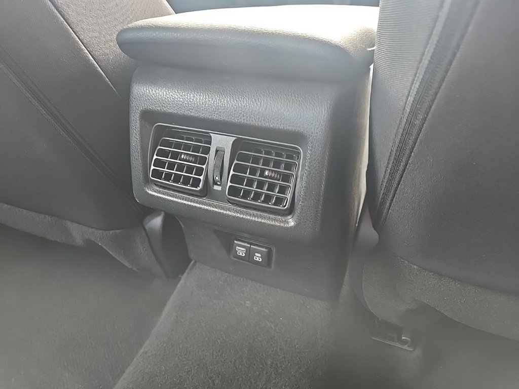 Used 2025 Toyota Camry LE FWD image 24