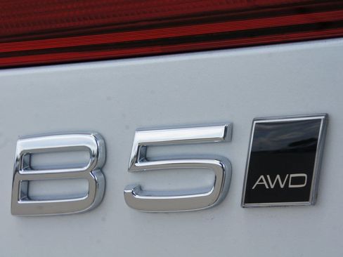 New 2026 Volvo XC60 B5 Ultra w/ Protection Package Premier image 9