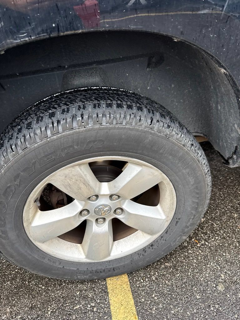 Used 2015 RAM 1500 Express AWD/4WD image 25