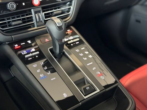 New 2026 Porsche Macan AWD/4WD image 20