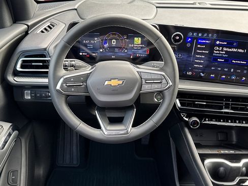 New 2026 Chevrolet Traverse LT w/ Driver Confidence Package AWD/4WD image 13