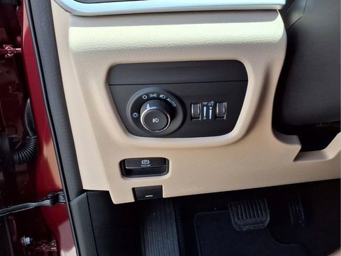 New 2026 Jeep Grand Cherokee Limited w/ Limited Altitude Package AWD/4WD image 25