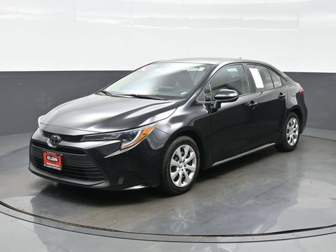 Used 2024 Toyota Corolla LE FWD image 2