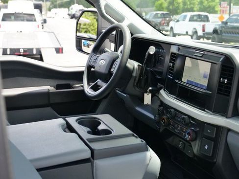 Used 2025 Ford F250 XL RWD image 34