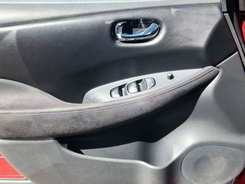 Used 2015 Nissan Leaf S w/ Charge Package image 8
