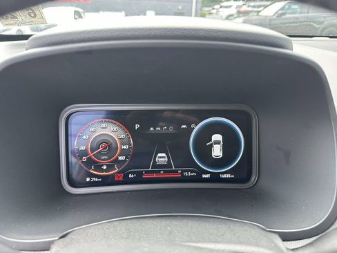 Used 2023 Hyundai Kona Limited AWD/4WD image 29