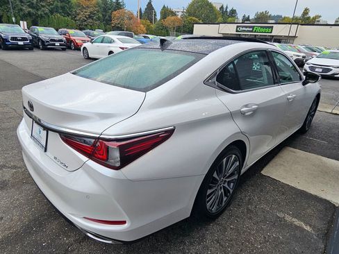 Used 2021 Lexus ES 350 w/ Luxury Package image 6
