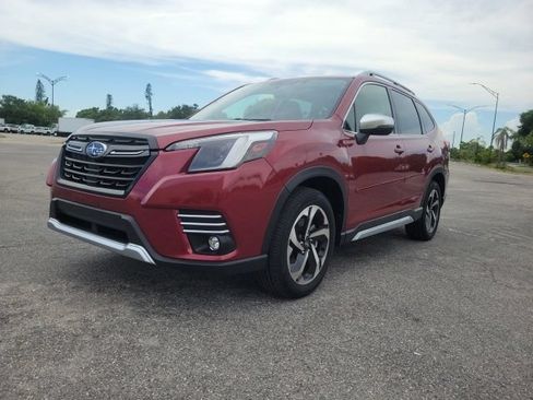 Used 2022 Subaru Forester Touring AWD/4WD image 2