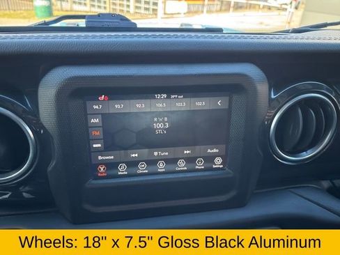 Used 2021 Jeep Wrangler Unlimited Sahara image 36