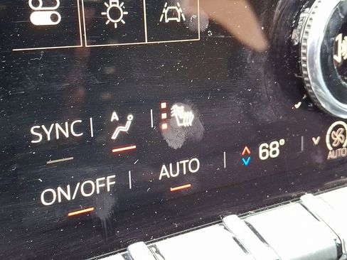 Used 2025 GMC Acadia Elevation w/ Elevation Premium Package image 24