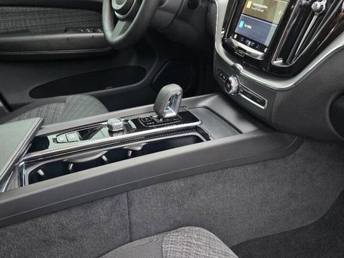 Used 2023 Volvo XC60 B5 Core image 37