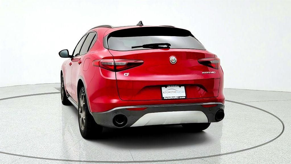 Used 2023 Alfa Romeo Stelvio Ti AWD/4WD image 6