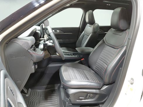 Used 2025 Ford Explorer ST-Line AWD/4WD image 26