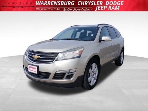 Used 2016 Chevrolet Traverse LT w/ Style and Technology Package image 8