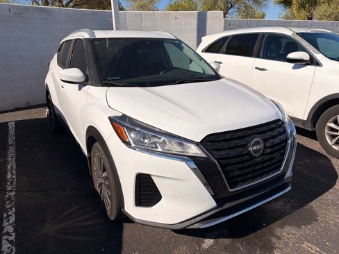 Used 2023 Nissan Kicks SV FWD image 4