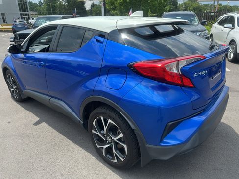 Used 2019 Toyota C-HR XLE FWD image 3