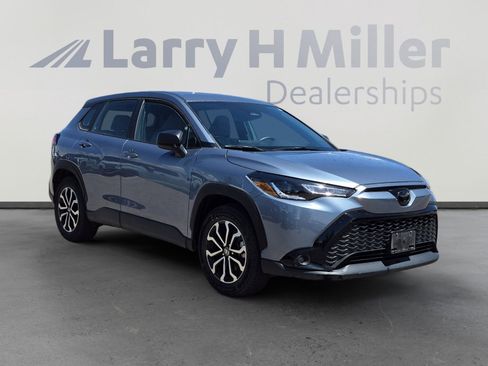 Used 2025 Toyota Corolla Cross AWD Hybrid image 7