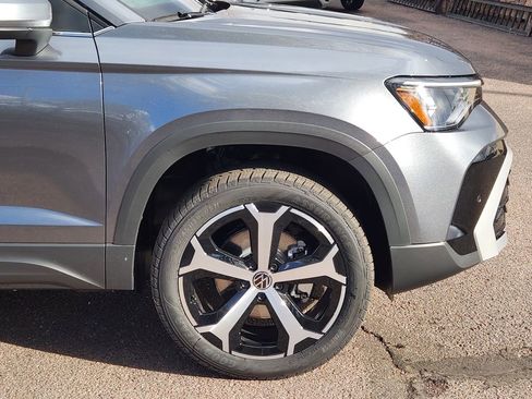 New 2026 Volkswagen Taos SEL image 29