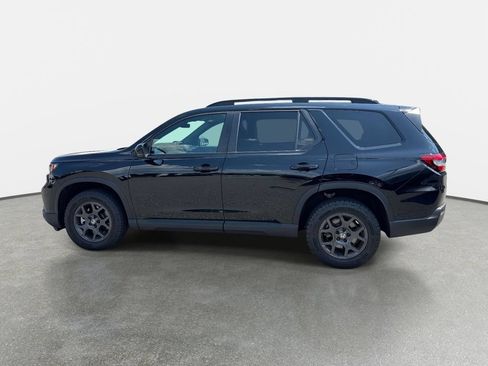 Used 2025 Honda Pilot TrailSport image 7