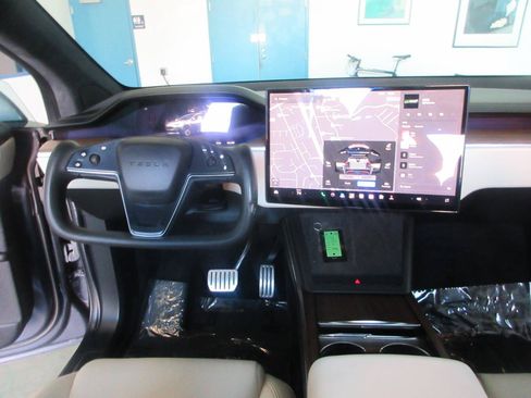 Used 2023 Tesla Model X AWD/4WD image 42