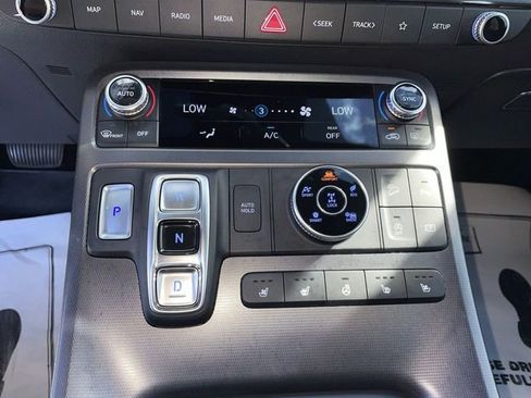 Used 2024 Hyundai Palisade Calligraphy image 19