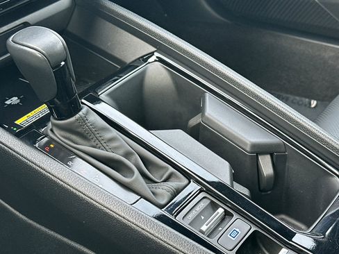 Used 2025 Honda Accord Sport image 24