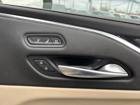 Used 2021 Cadillac Escalade Premium Luxury image 32