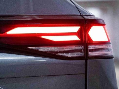 New 2026 Volkswagen Tiguan SE image 6