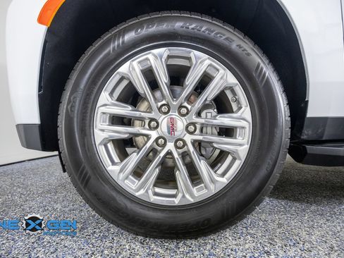 Used 2023 GMC Yukon SLT AWD/4WD image 45