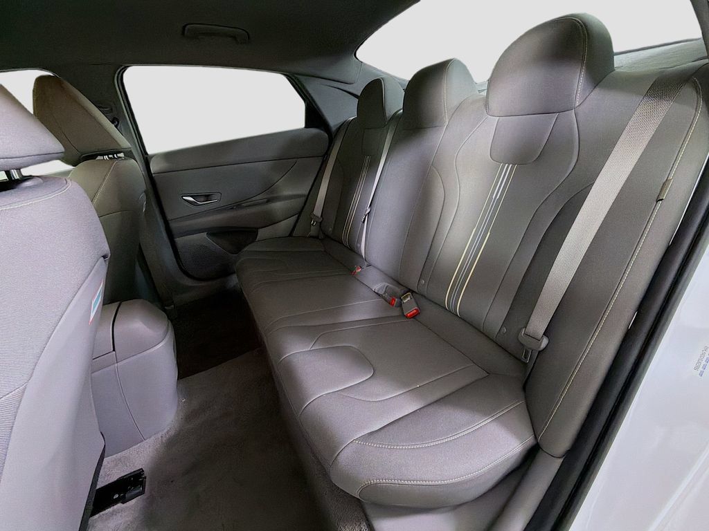 Used 2025 Hyundai Elantra Sport FWD image 23