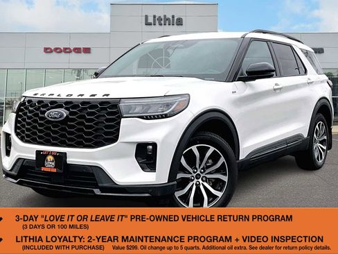 Used 2025 Ford Explorer ST-Line image 1