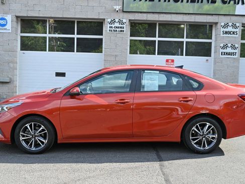 Used 2022 Kia Forte LXS w/ LXS Technology Package image 4