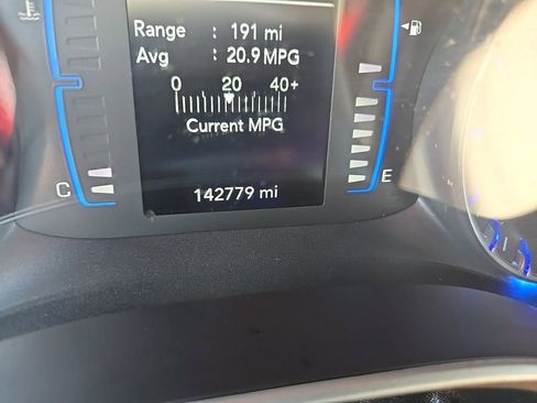 Used 2021 Chrysler Voyager Lxi image 17