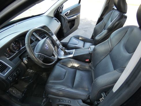 Used 2017 Volvo XC60 T5 Dynamic w/ Preferred Option Package image 43