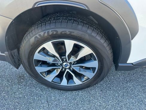 Used 2025 Subaru Outback Touring image 5