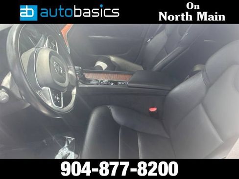 Used 2019 Volvo S60 T5 Momentum w/ Multimedia Package FWD image 20