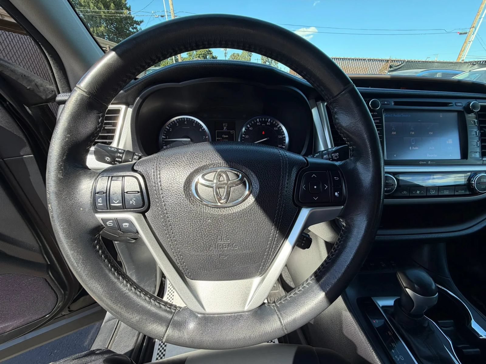 Used 2015 Toyota Highlander XLE AWD/4WD image 22