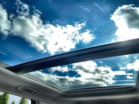 Certified 2023 Kia Sorento SX image 16