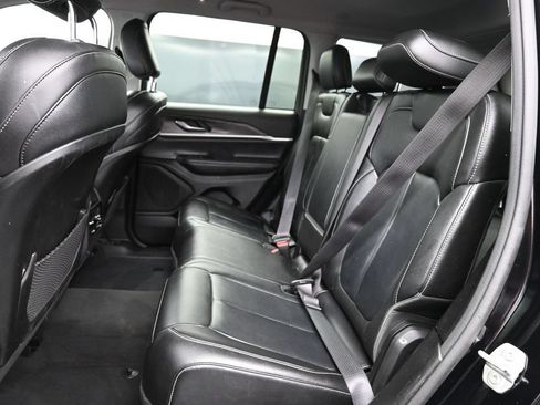 Used 2023 Jeep Grand Cherokee Limited AWD/4WD image 21