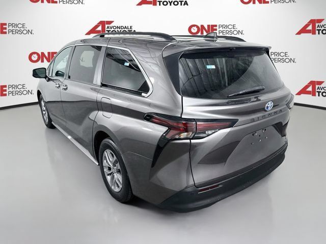 Certified 2024 Toyota Sienna XLE FWD image 6