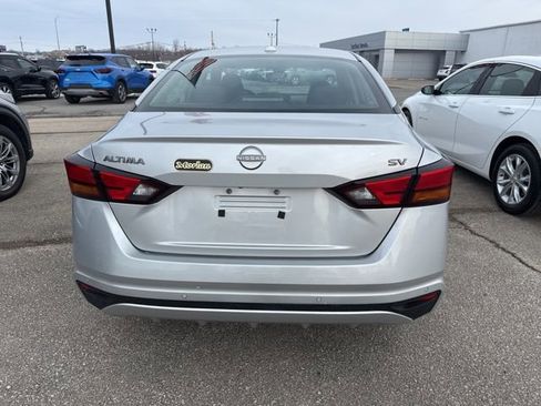 Used 2024 Nissan Altima 2.5 SV image 9