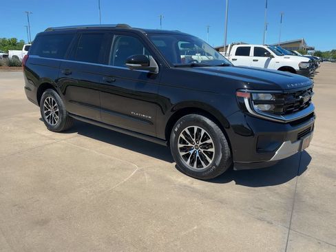 Used 2025 Ford Expedition Max Platinum AWD/4WD image 3