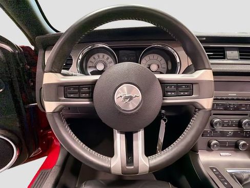 Used 2010 Ford Mustang GT Premium image 10