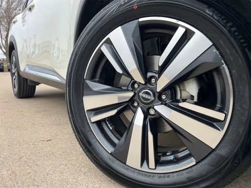 Certified 2023 Nissan Rogue SL w/ SL Premium Package image 8