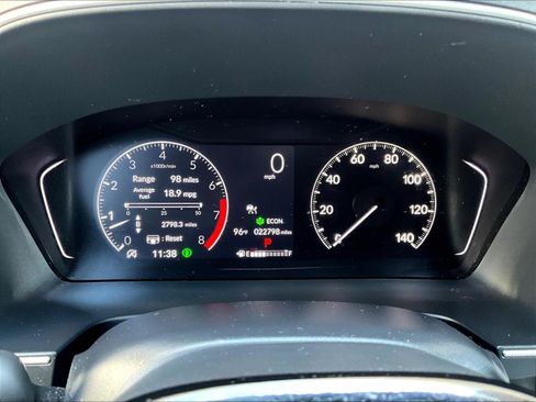 Used 2024 Honda Pilot Touring image 13