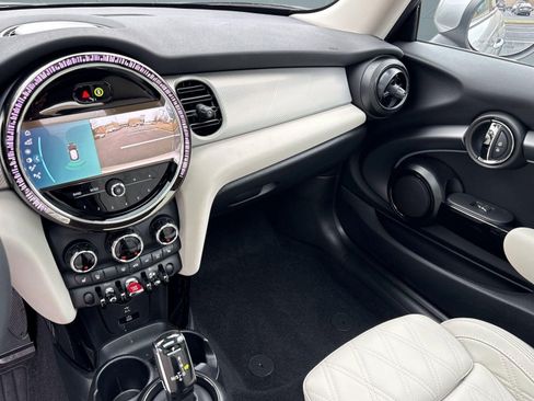 Used 2024 MINI Cooper 2-Door Hardtop image 27