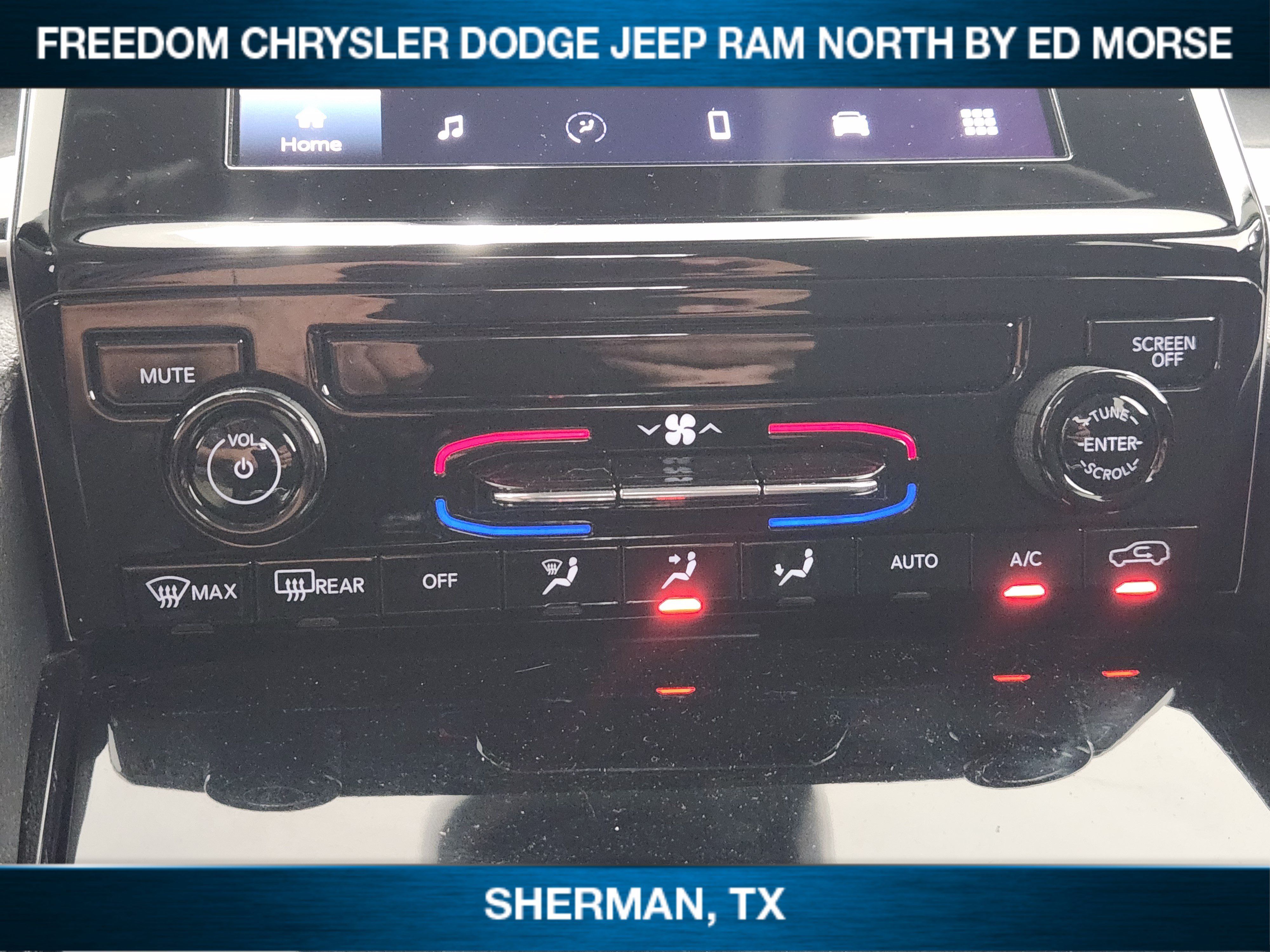 Used 2023 Jeep Grand Cherokee Laredo RWD image 13