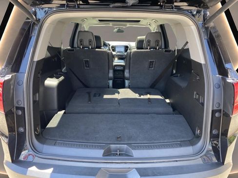 Used 2019 GMC Acadia SLT AWD/4WD image 31