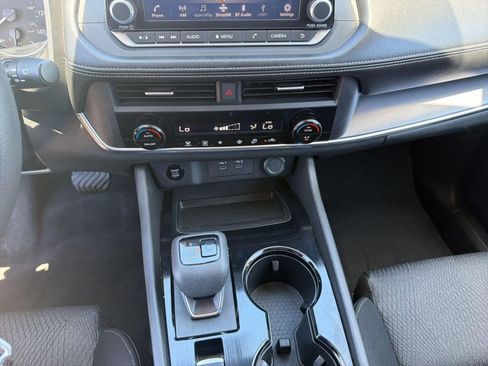 Used 2024 Nissan Rogue SV AWD/4WD image 23