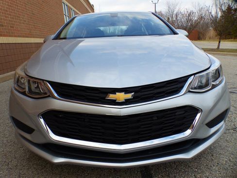 Used 2016 Chevrolet Cruze LS FWD image 13